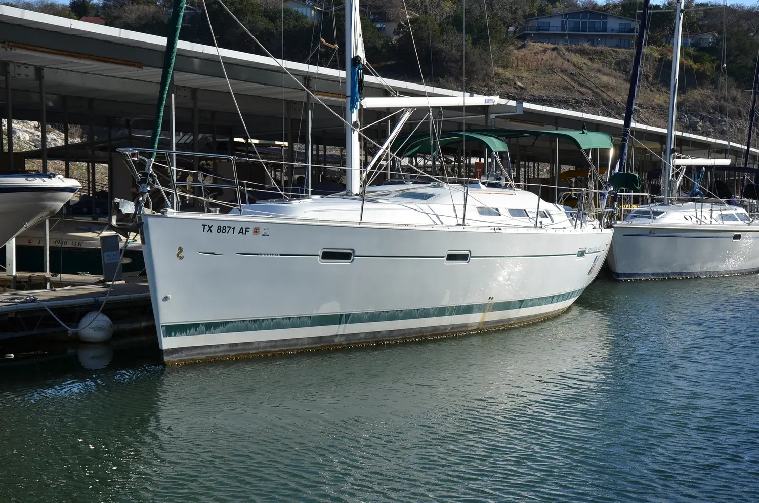 Beneteau 373 'Lone Spar' on Lake Travis